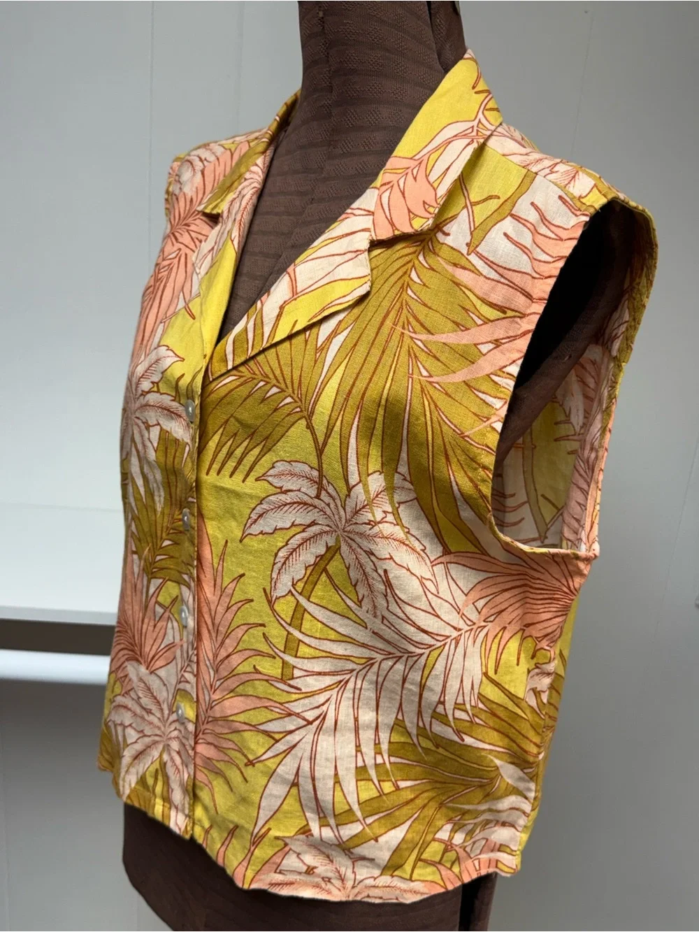 Tahari 100% Linen Tropical Palm Print Sleeveless Top MOP Buttons Size XL - Picture 6 of 10
